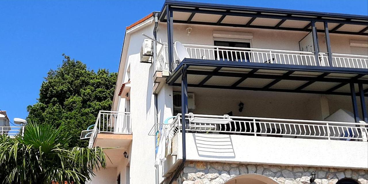 Apartment Rb Omisalj Exterior photo